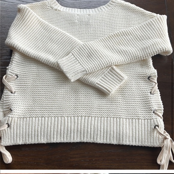 Abercrombie sweater - Picture 3 of 4